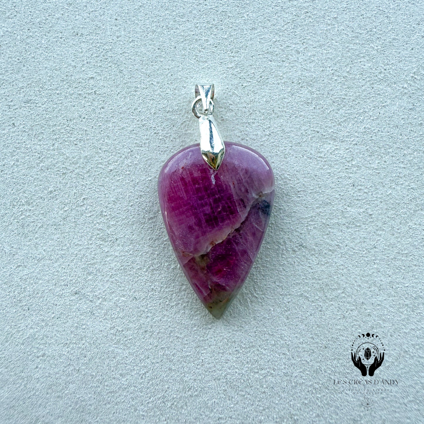 RUBIS SUR QUARTZ