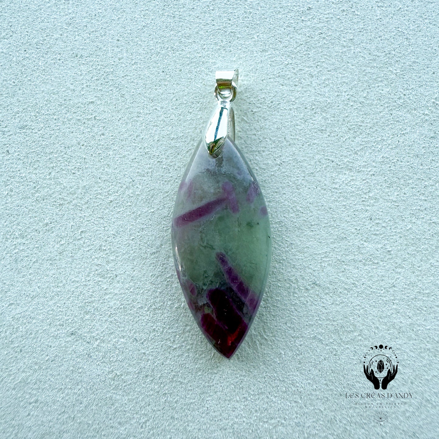 RUBIS SUR QUARTZ