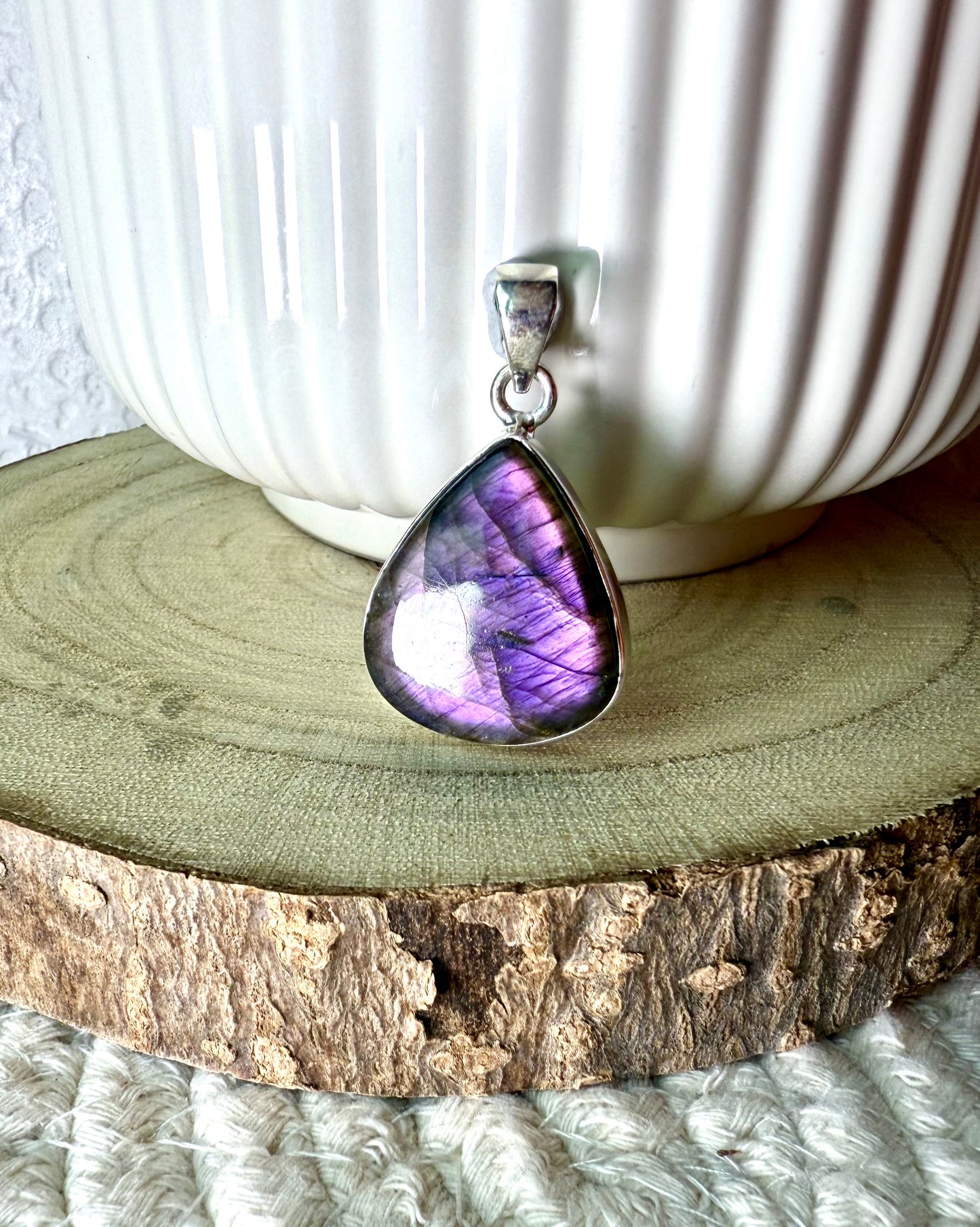 LABRADORITE VIOLETTE