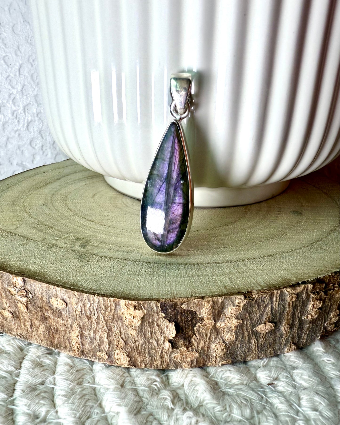 LABRADORITE VIOLETTE