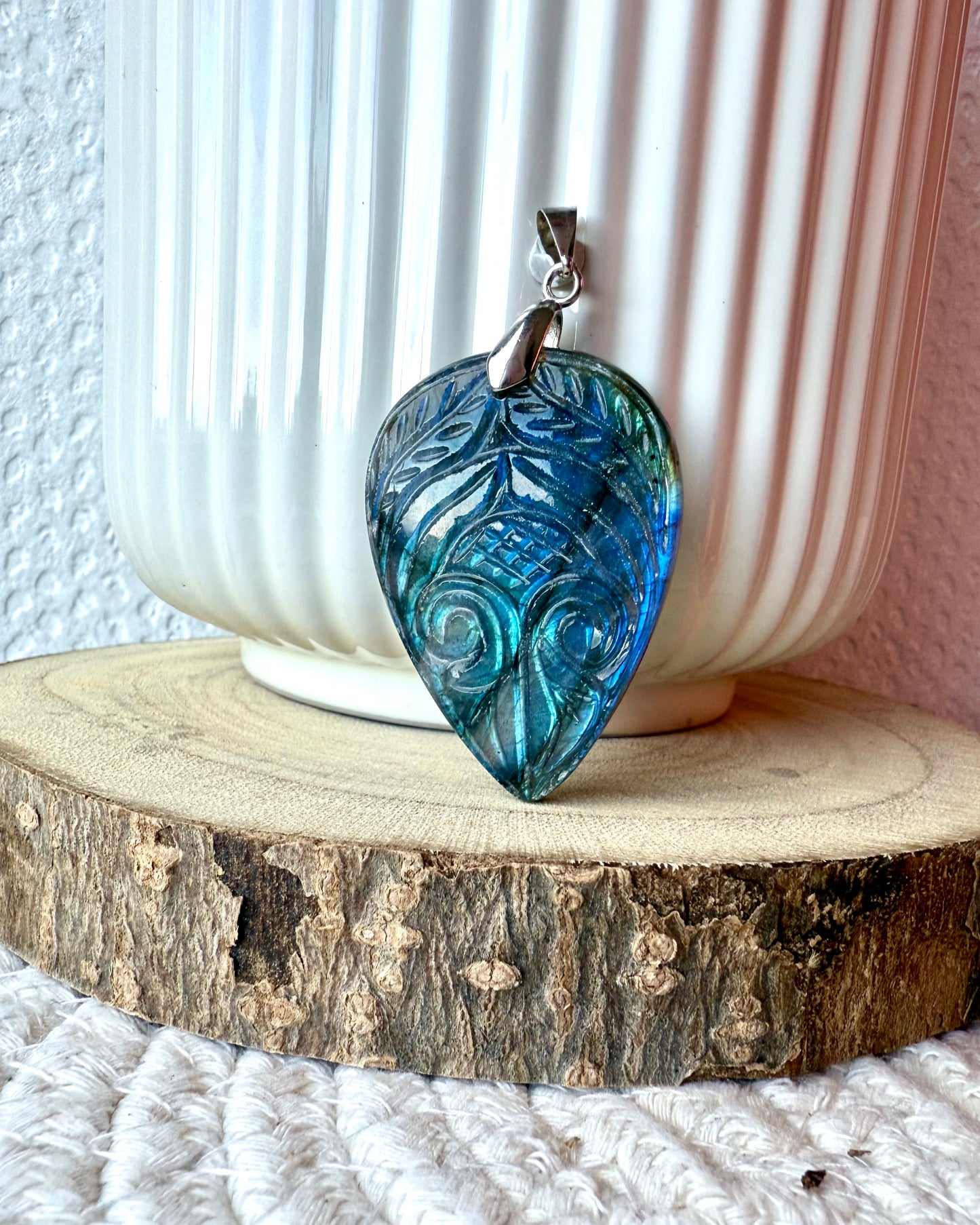 LABRADORITE SCULPTÉ