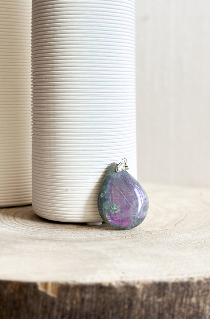 LABRADORITE VIOLETTE