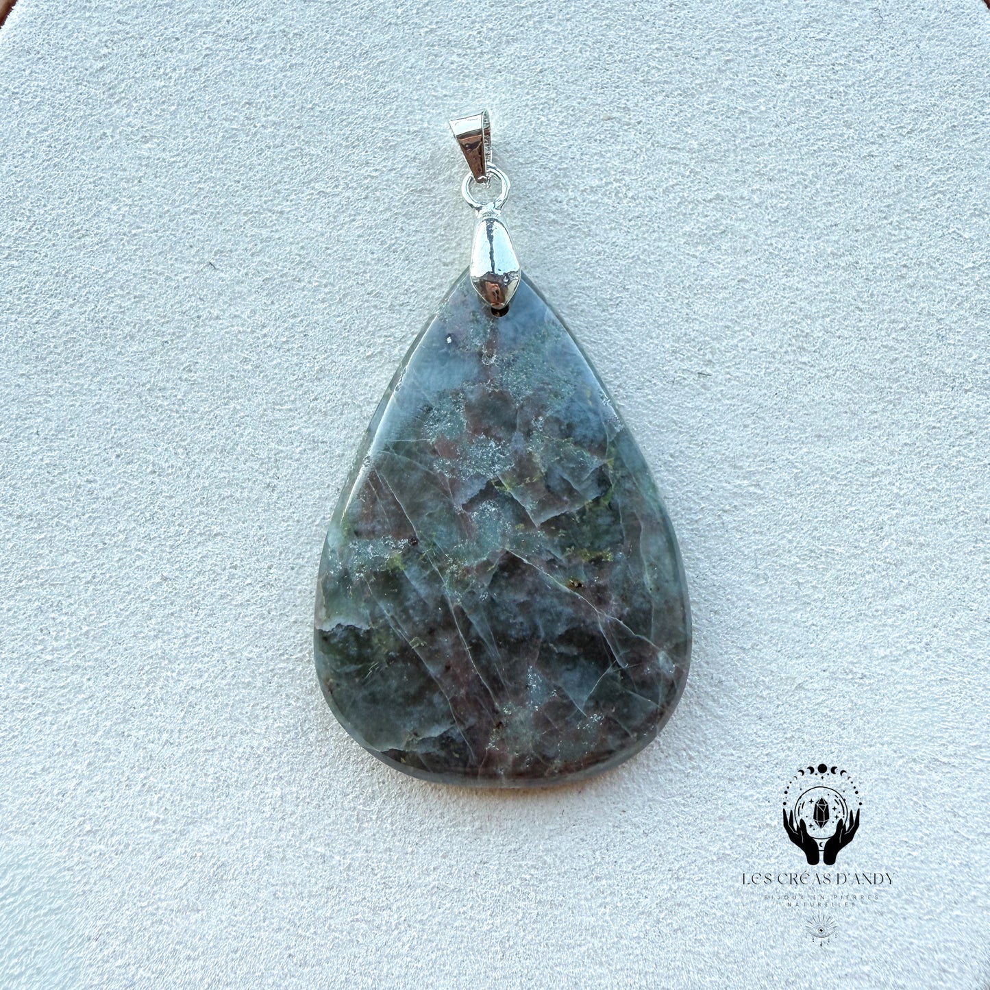 JADE OMPHACITE