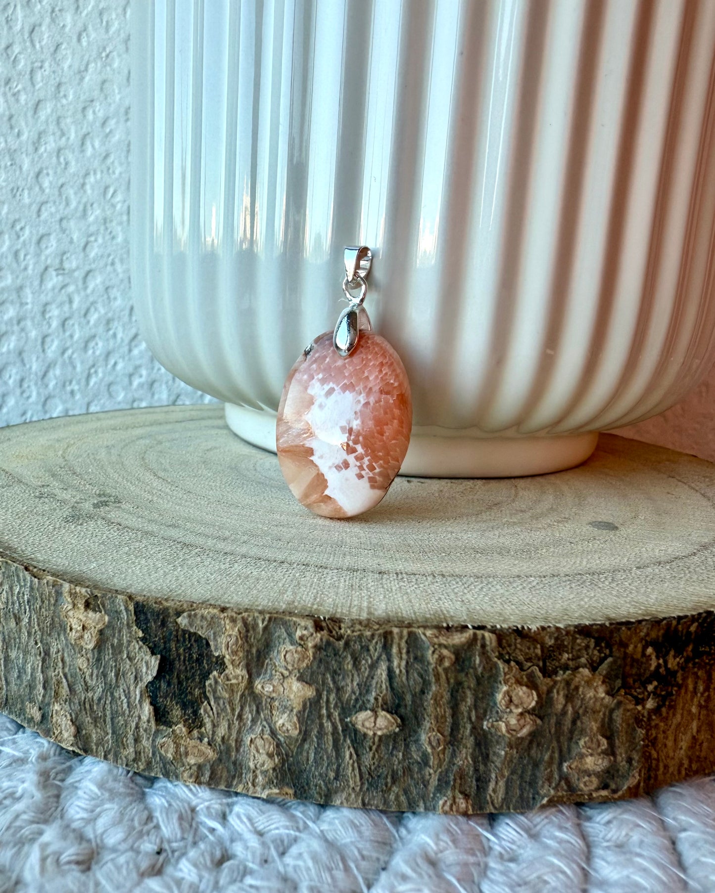 SCOLECITE ROSE