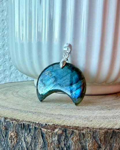 LABRADORITE LUNE