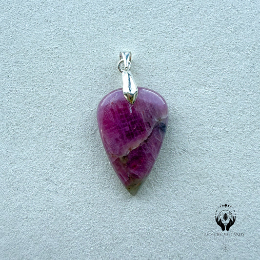RUBIS SUR QUARTZ