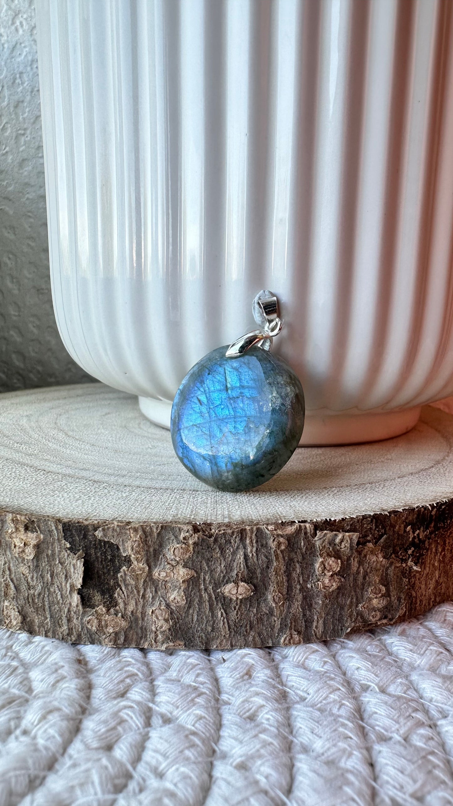 LABRADORITE LUNE